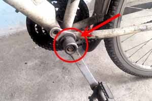 rantai sepeda sering lepas karena crank sudah rusak